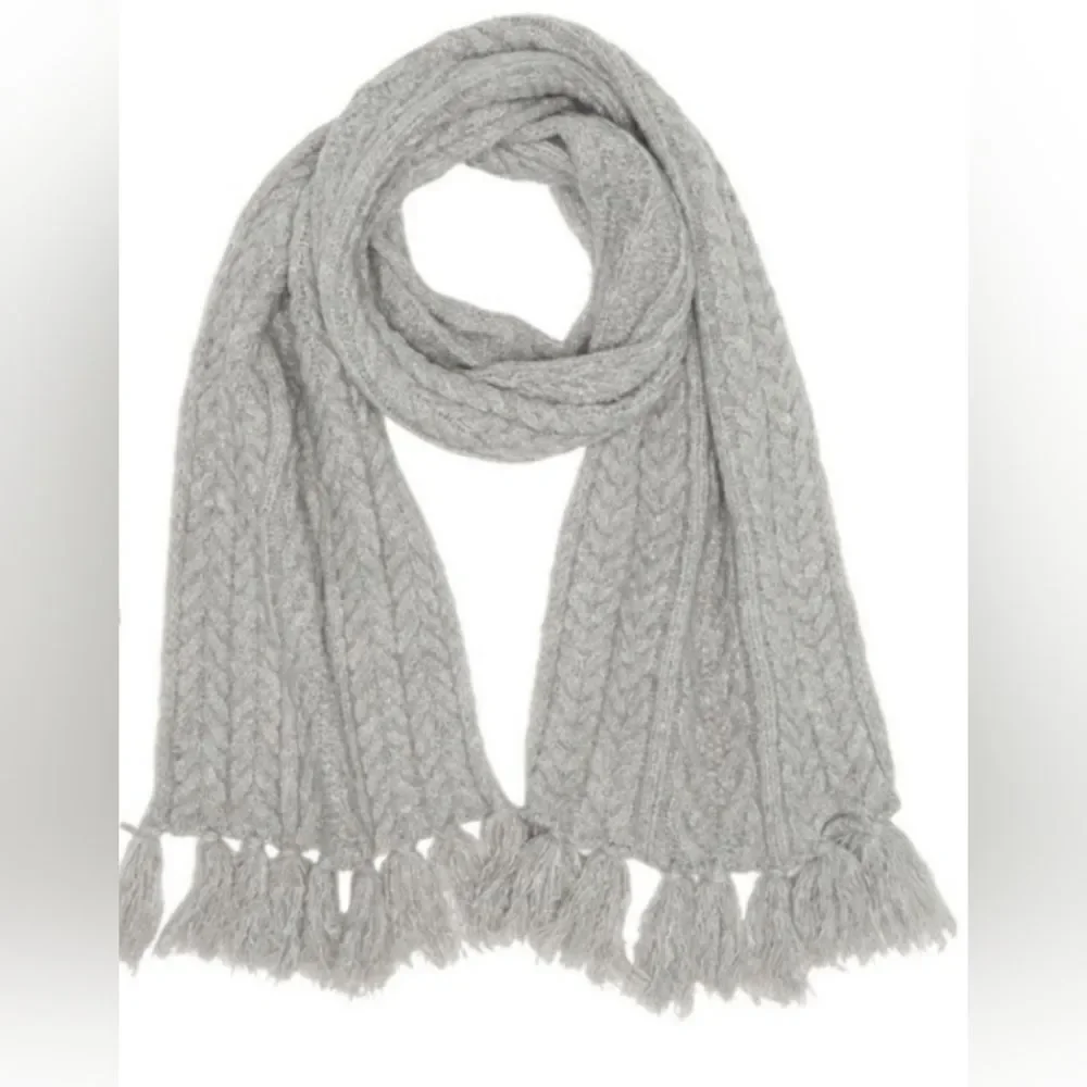 STEVE MADDEN Cable Knit Scarf